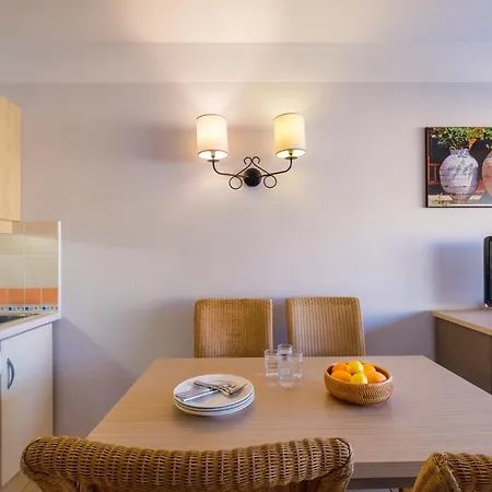 Heliotel Marine Aparthotel Saint-Laurent-du-Var